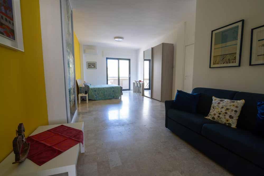 B&B Il Sorriso Бари Экстерьер фото